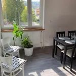 V Podkrovi * Hostinné