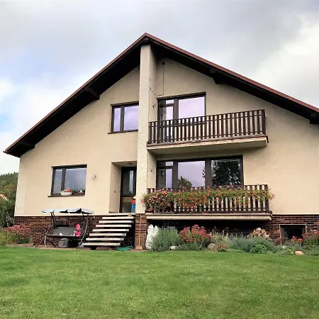 V Podkrovi * Hostinné